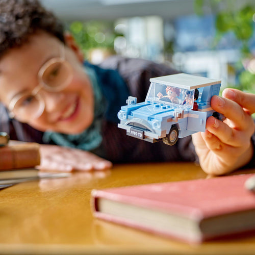 Lego Harry Potter 76424 Flying Ford Anglia Playset for Ages 7 and Up